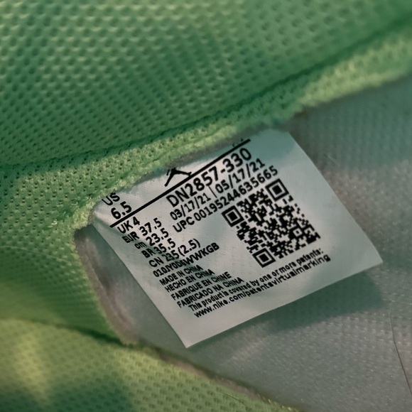 Jordan 1 Retro AJKO Billie Eilish Ghost Green - Picture 5 of 5